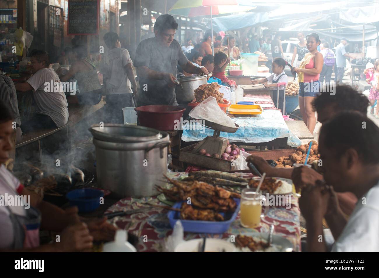 Szenen vom Belen Markt in der Amazonas-Dschungelstadt Iquitos, wo der Rio Itaya auf den Rio Amazonas trifft Stockfoto
