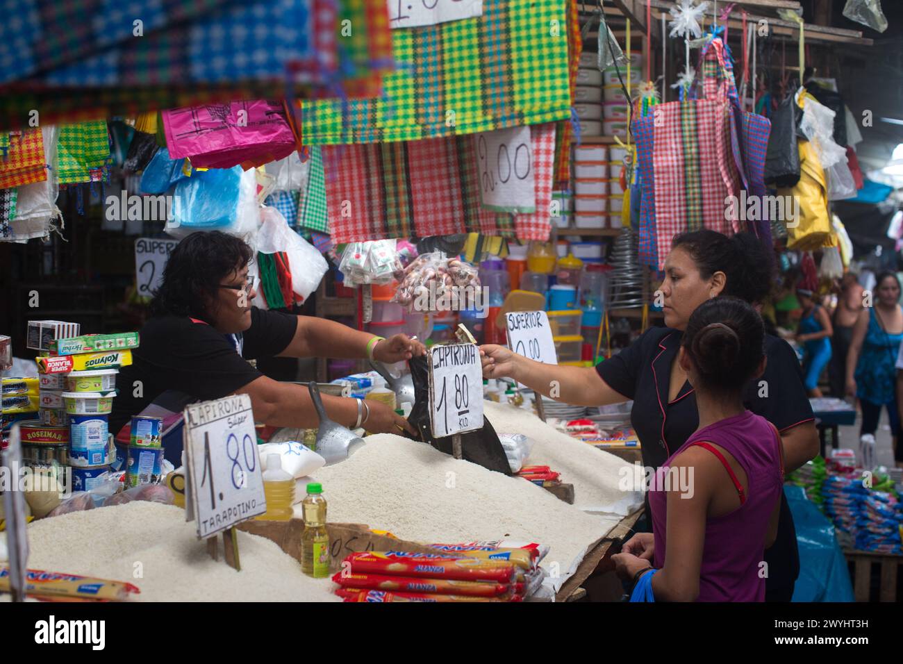 Szenen vom Belen Markt in der Amazonas-Dschungelstadt Iquitos, wo der Rio Itaya auf den Rio Amazonas trifft Stockfoto