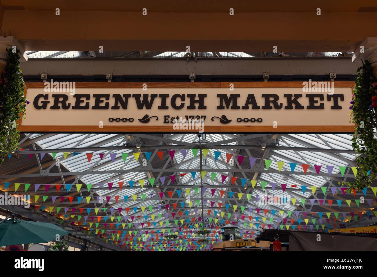 LONDON, Großbritannien - 2. APRIL 2024: Kunstvolles Schild für Greenwich Market Stockfoto