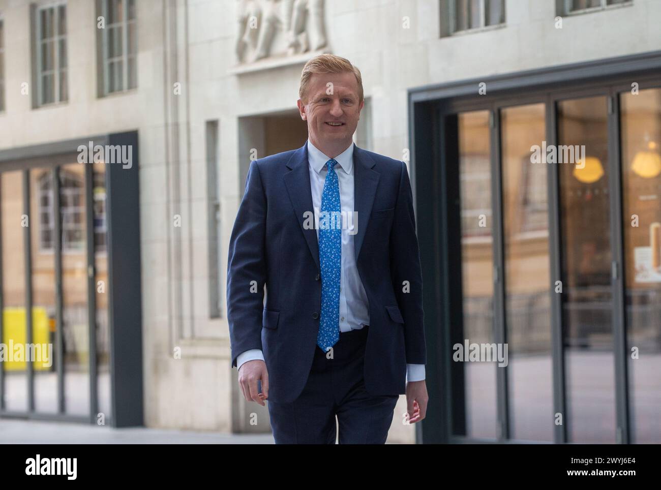 London, Vereinigtes Königreich. April 2024. Der stellvertretende Premierminister und Kanzler des Herzogtums Lancaster Oliver Dowden ist vor der BBC zu sehen, als er am Sonntag mit der Laura Kuenssberg-Show auftritt. Credit: Tayfun Salci / Alamy Live News Stockfoto