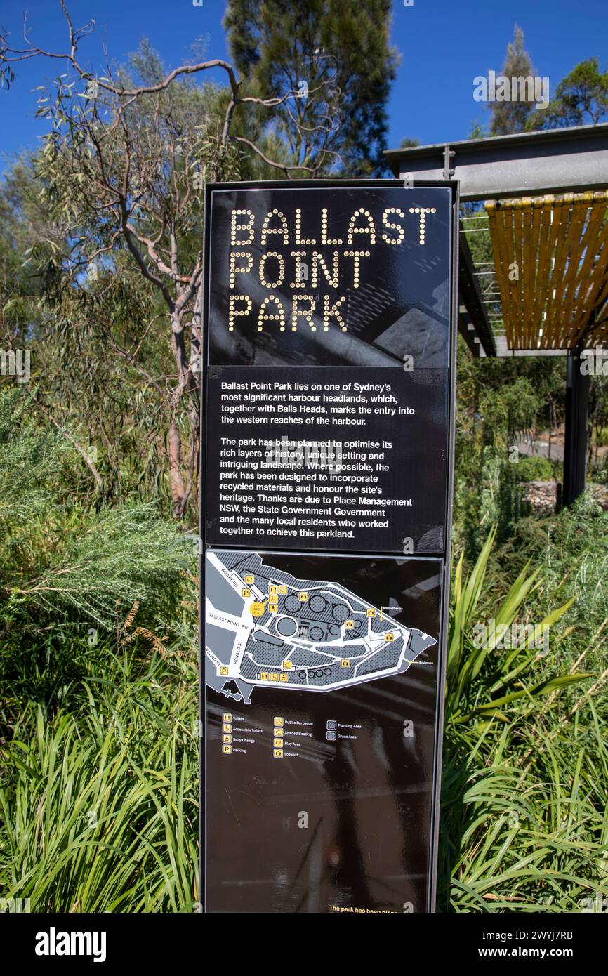 Der Balast Point Park auf der Balmain Peninsula ist ein historischer Park in Sydney, der seine industriell arbeitende Hafengeschichte in NSW, Australien, 2024 anerkennt Stockfoto