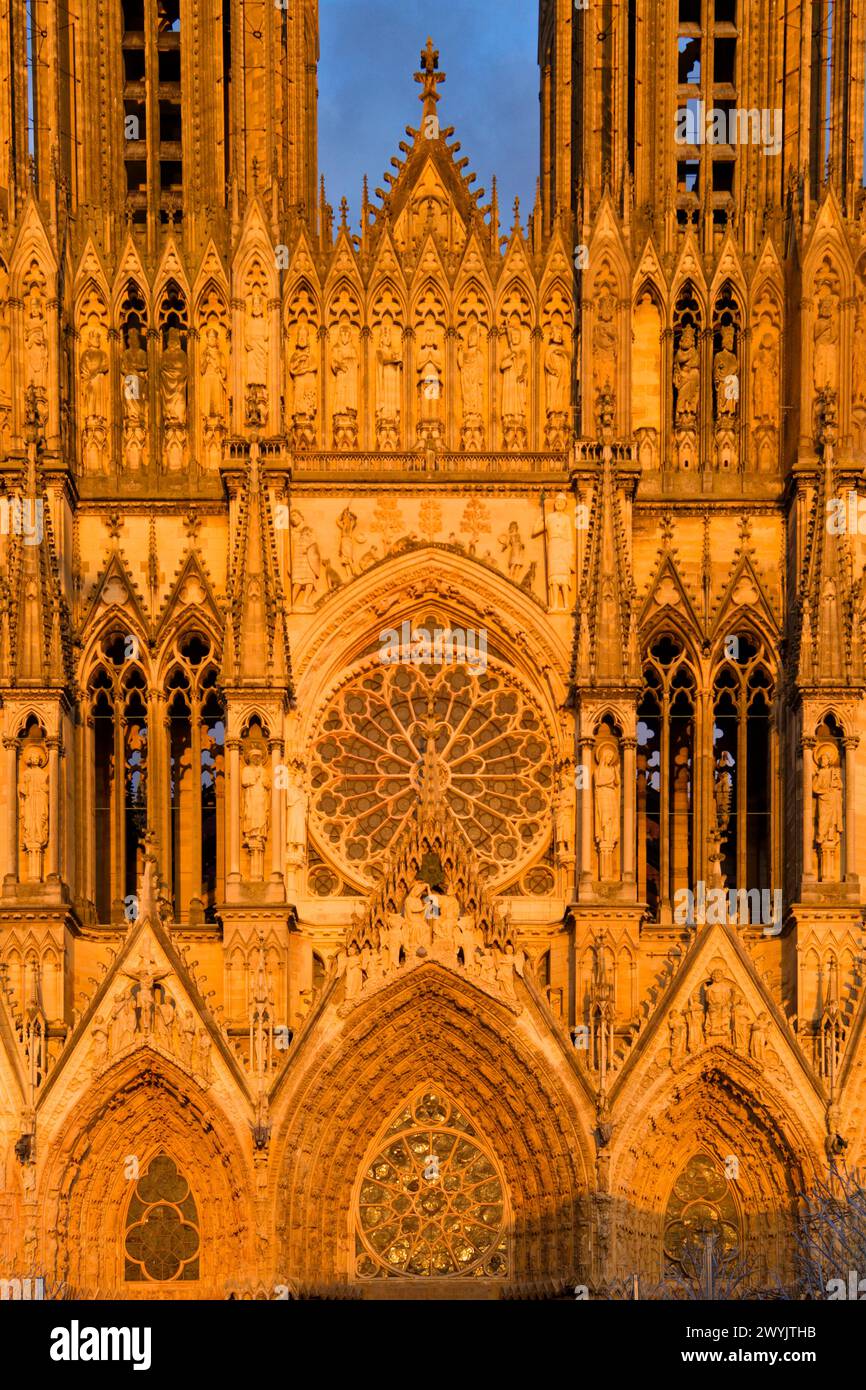 Frankreich, Paris, Reims, Kathedrale Notre Dame, die als Weltkulturerbe von der UNESCO, der westlichen Fassade aufgeführt Stockfoto