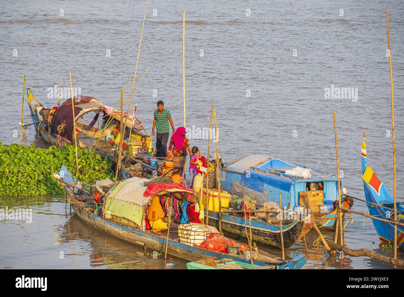 Kambodscha, Kampong Chhnang, die Ufer des Flusses Tonle SAP, Gemeinschaft von vietnamesischen und muslimischen Chams, die auf dem Fluss leben Stockfoto