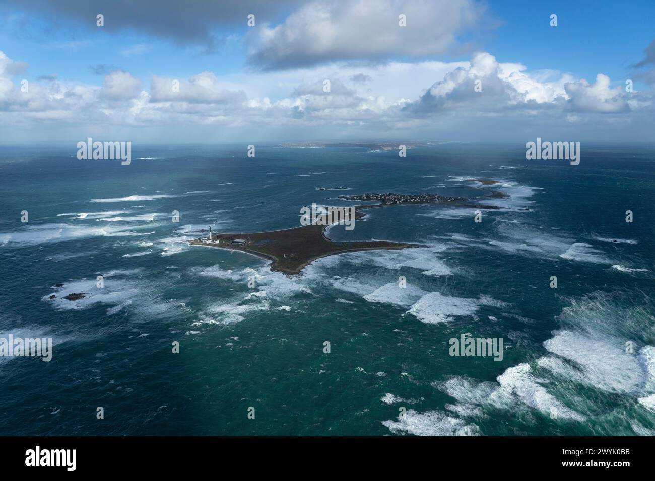 Frankreich, Finistère, Luftaufnahme des Île de sein während des Sturms Louis (Luftaufnahme) Stockfoto