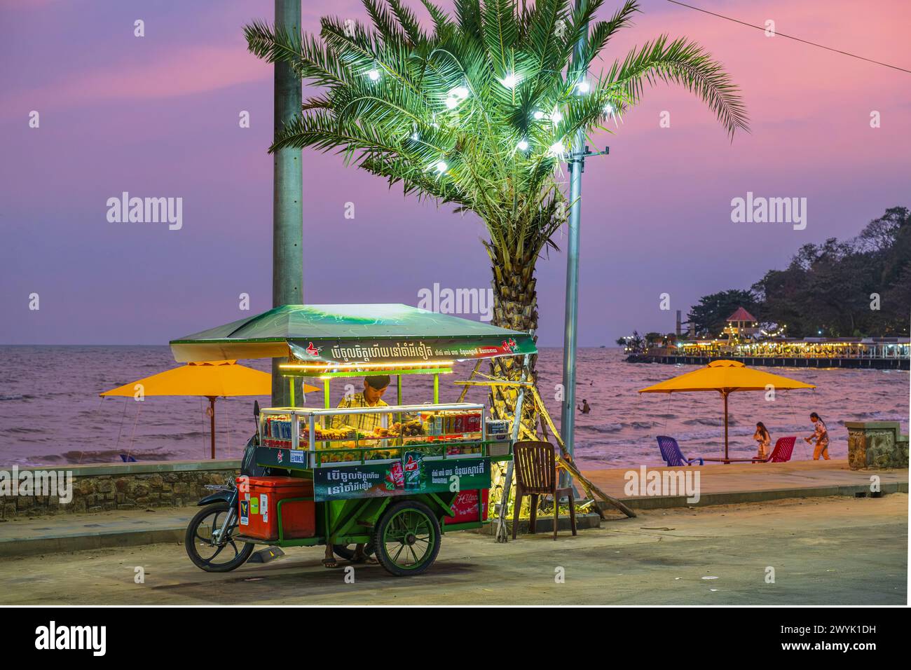 Kambodscha, Provinz Kep, Seebad Kep, Straßenverkäufer am Strand Stockfoto