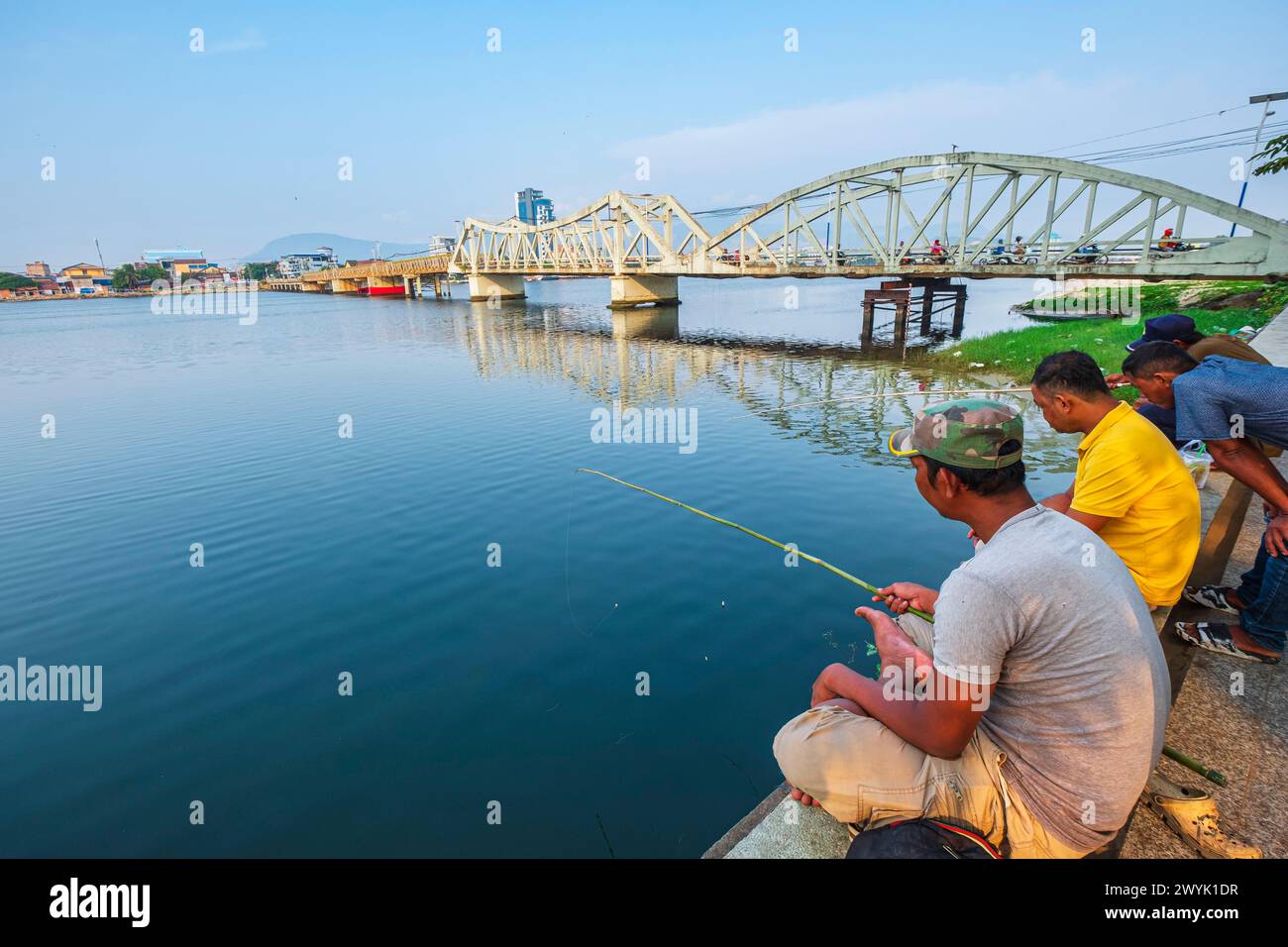 Kambodscha, Kampot, Kampot, die alte französische Brücke oder die Entanou Brücke über den Praek Tuek Chhu Fluss Stockfoto