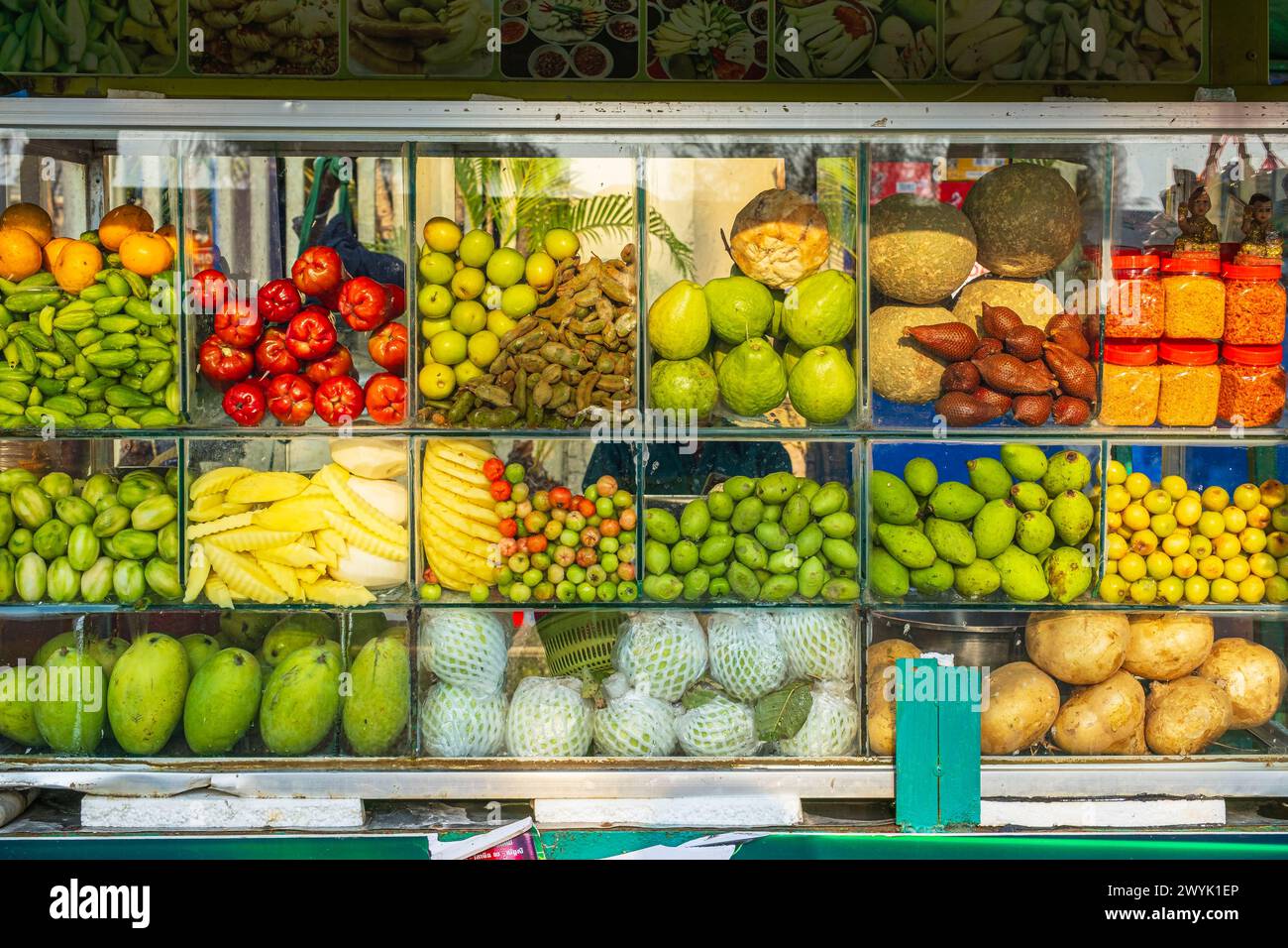 Kambodscha, Kampot Provinz, Kampot, Fruchtsäfte Shop Stockfoto