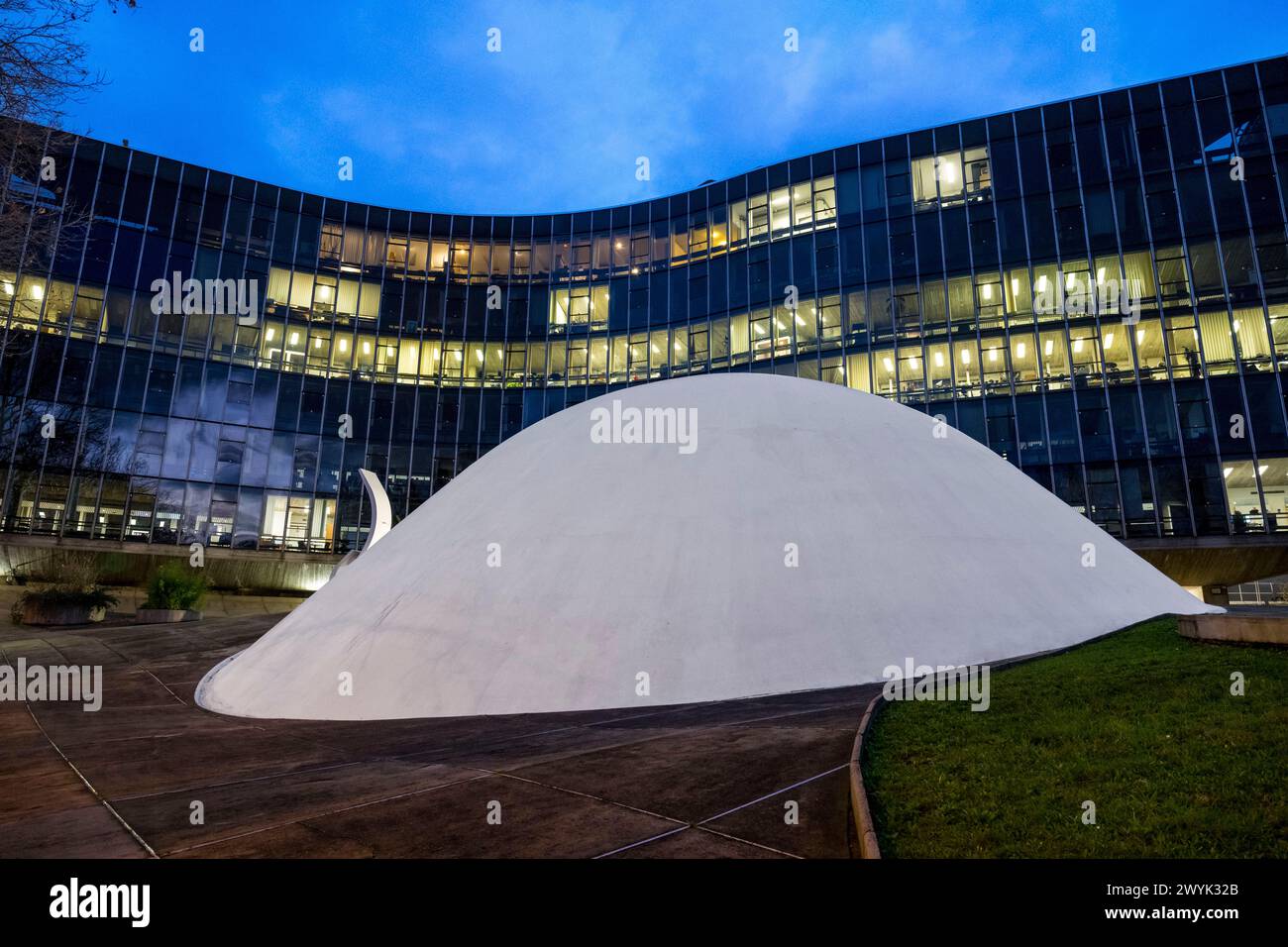 Place du colonel fabien Fotos und Bildmaterial in hoher Auflösung Alamy