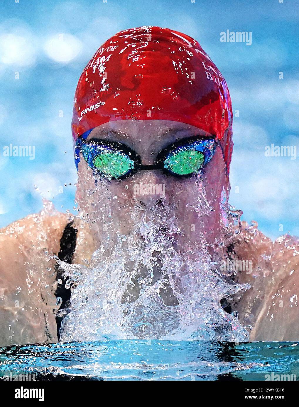 Nellie Clark in Aktion während der 100-m-Brustvorläufe der Frauen am 6. Tag der British Swimming Championships 2024 im London Aquatics Centre, London. Bilddatum: Samstag, 6. April 2024. Stockfoto