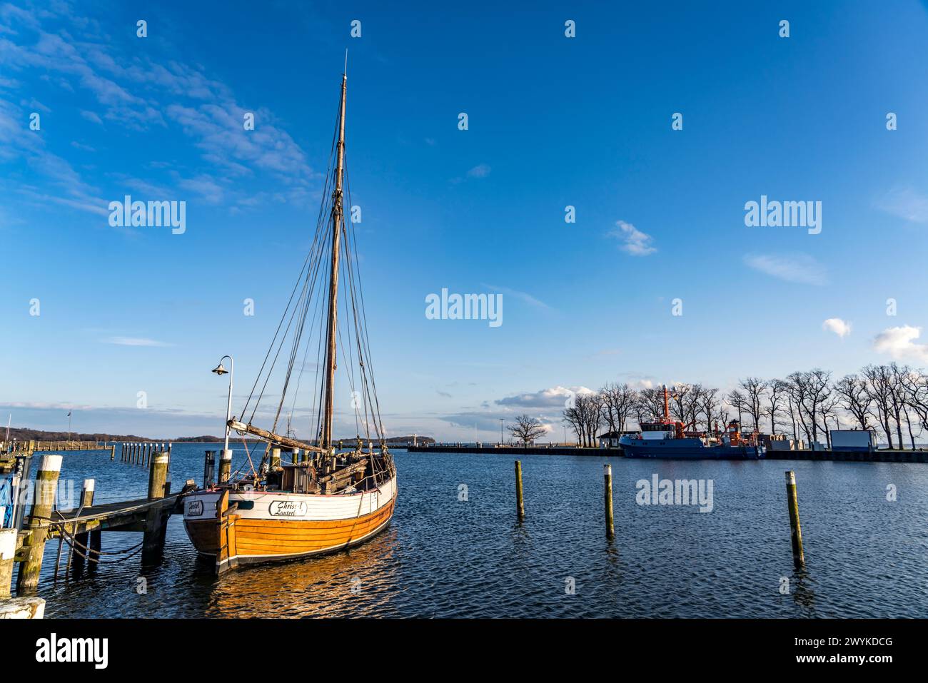 Am Hafen von Lauterbach, Putbus, Insel Rügen, Mecklenburg-Vorpommern, Deutschland | Hafen Lauterbach, Putbus, Insel Rügen, Mecklenburg-Vorpomme Stockfoto