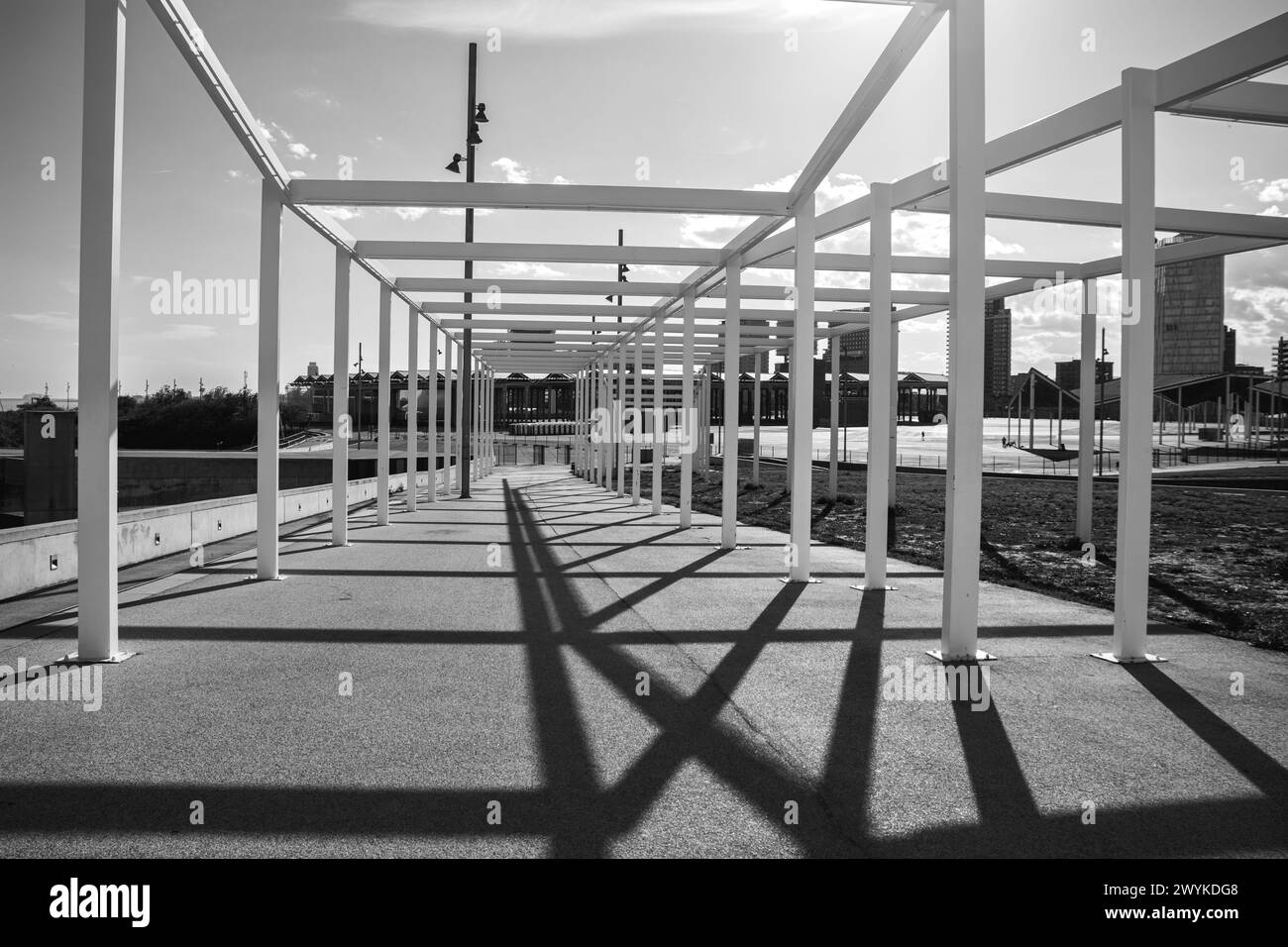 Barcelona, Spanien, Port Forum, Forum der Kulturen, Photovoltaik-Pergola, Architektur Stockfoto