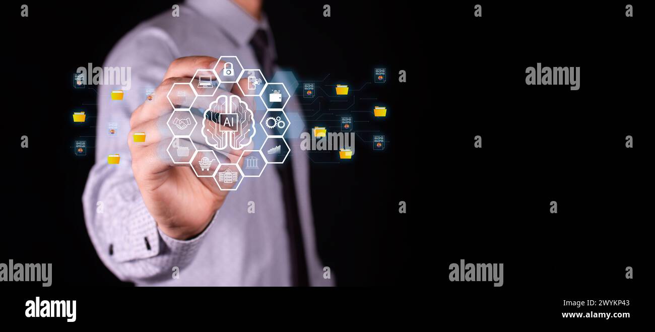 die führungskraft interagiert mit dem Hologramm künstlicher Intelligenz, um Sicherheits- und Geschäftsstrategien zu entwickeln Stockfoto