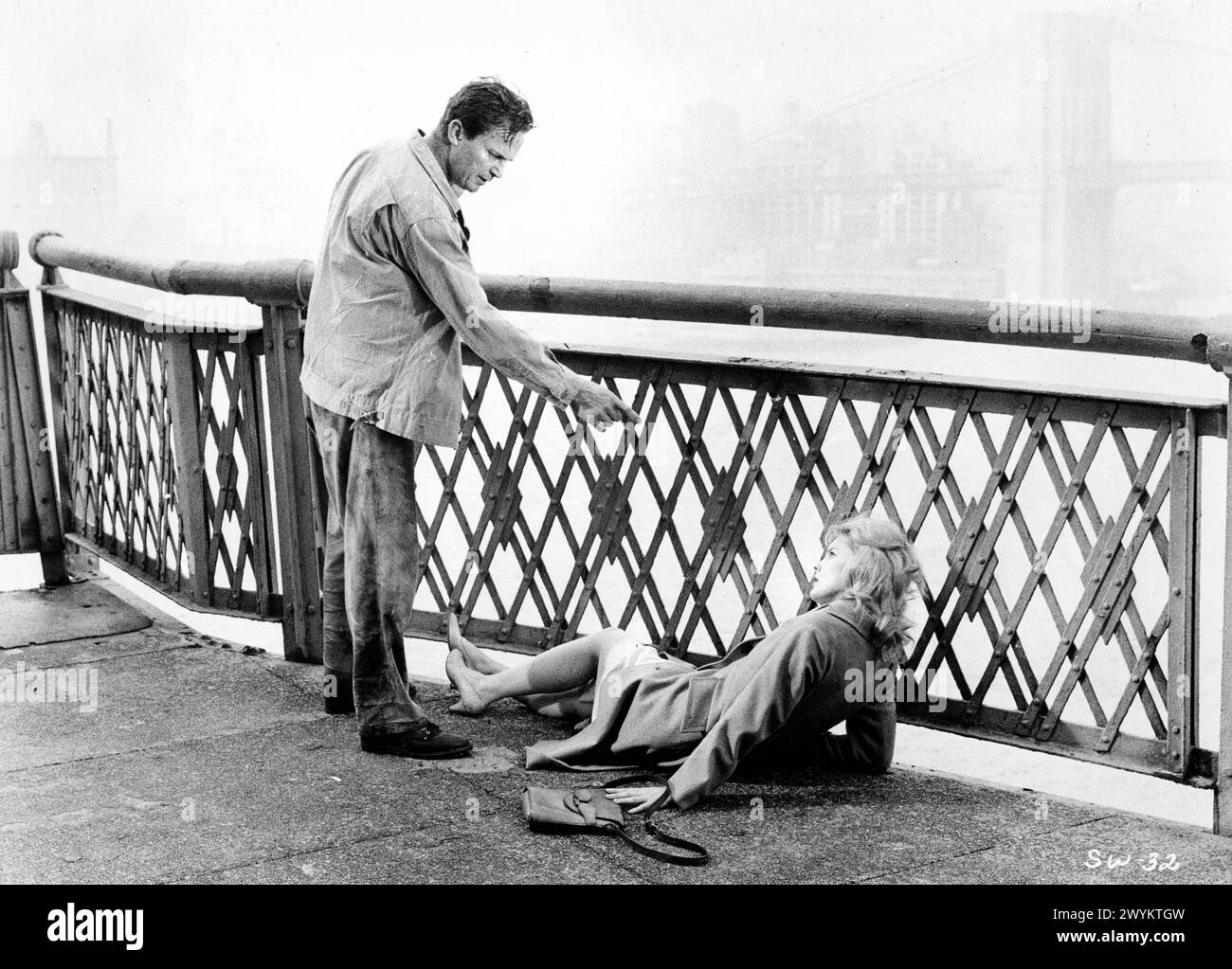 Ralph Meeker, Carroll Baker, am Set des Films „Something Wild“, United Artists, 1961 Stockfoto