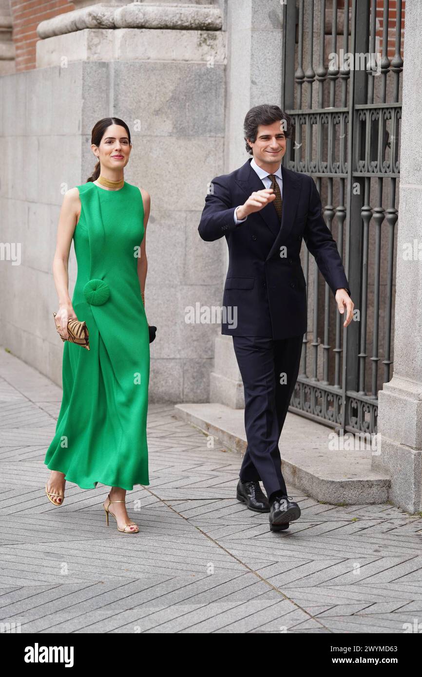 Madrid, Spanien. April 2024. Hochzeit von Jose Luis Martinez Almeida und Teresa Urquijo in der Pfarrei San Francisco de Borja im Stadtteil Salamanca von Madrid. Samstag, 6. April 2024 797/David/Cordon Press Sofia Palazuelo y Fernando Fitz James Stuart Credit: CORDON PRESS/Alamy Live News Stockfoto