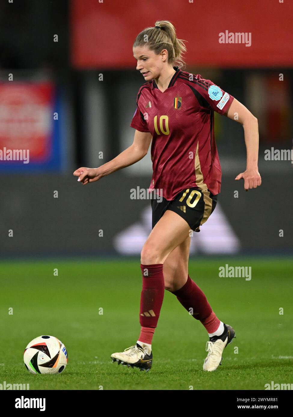 LEUVEN - Justine Vanhaevermaet aus Belgien während des Qualifikationsspiels der Frauen in der Gruppe A2 zwischen Belgien und Spanien im den Dreef Stadium am 5. April 2024 in Leuven, Belgien. ANP | Hollandse Hoogte | GERRIT VAN COLOGNE Stockfoto