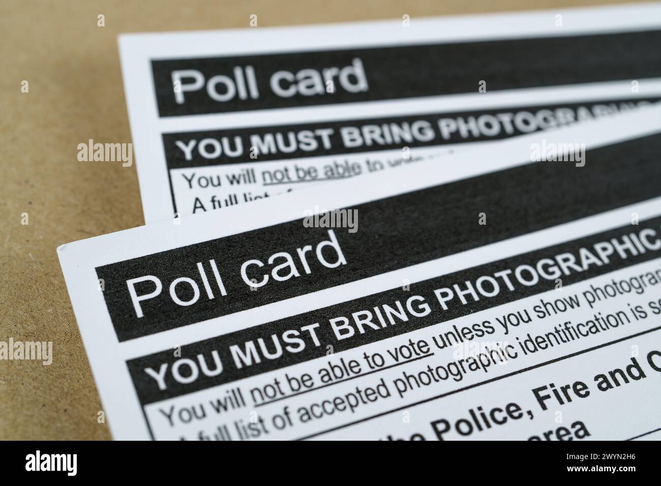 Wahlkarten für die Wahl des Polizei-Feuerwehrkommissars und Kriminalkommissars für den Polizeibereich Staffordshire. Stafford, Vereinigtes Königreich, 7. April 2024 Stockfoto