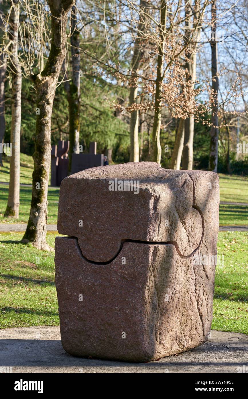 "Stone I, Granit", 1991, Eduardo Chillida (1924-2002), Chillida Leku Museoa, Donostia, San Sebastian, Baskenland, Spanien. Stockfoto