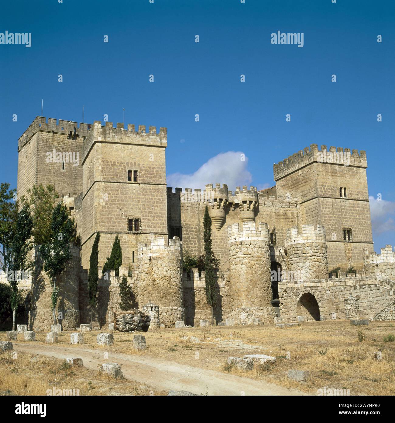Schloss, erbaut 15. Jahrhundert. Ampudia. Provinz Palencia, Spanien. Stockfoto