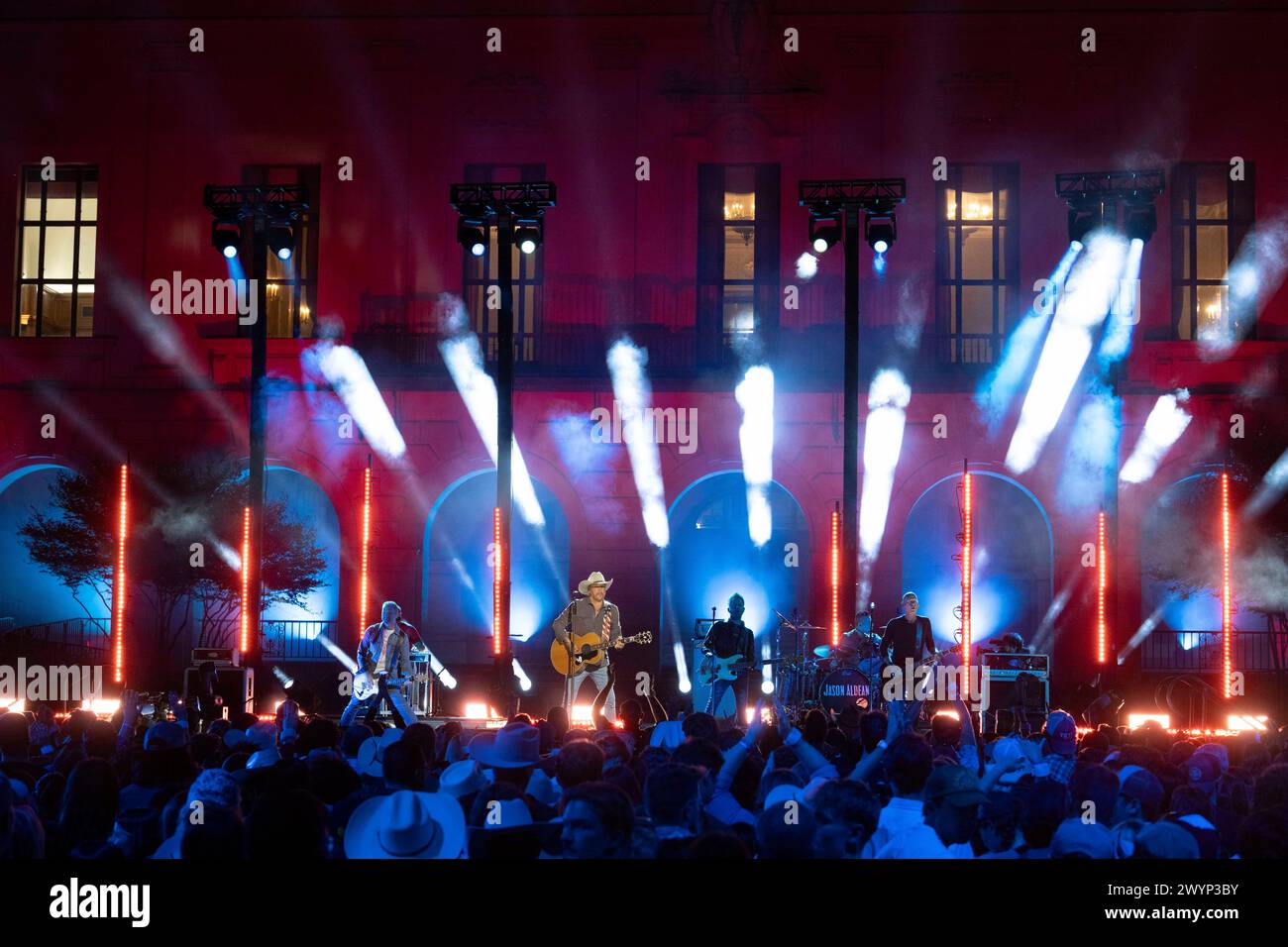 Der umstrittene Country-Sänger JASON ALDEAN tritt am 3. April 2024 bei einem Country Music Television (CMT) auf. Die CMT Awards kehren nach Austin zurück, der selbsternannten Hauptstadt der Live-Musik, mit einer Live-Show am 7. April 2024. Quelle: Bob Daemmrich/Alamy Live News Stockfoto