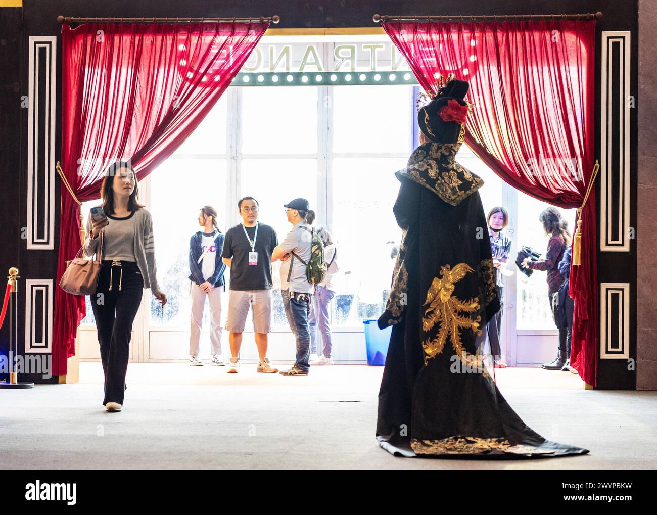 **CHINESISCHES FESTLAND, HONGKONG, MACAU UND TAIWAN OUT** das HK Pop Culture fest 2024 wird im Victoria Park in Hongkong, China, eröffnet. April 2024. (Foto: ChinaImages/SIPA USA) Credit: SIPA US/Alamy Live News Stockfoto