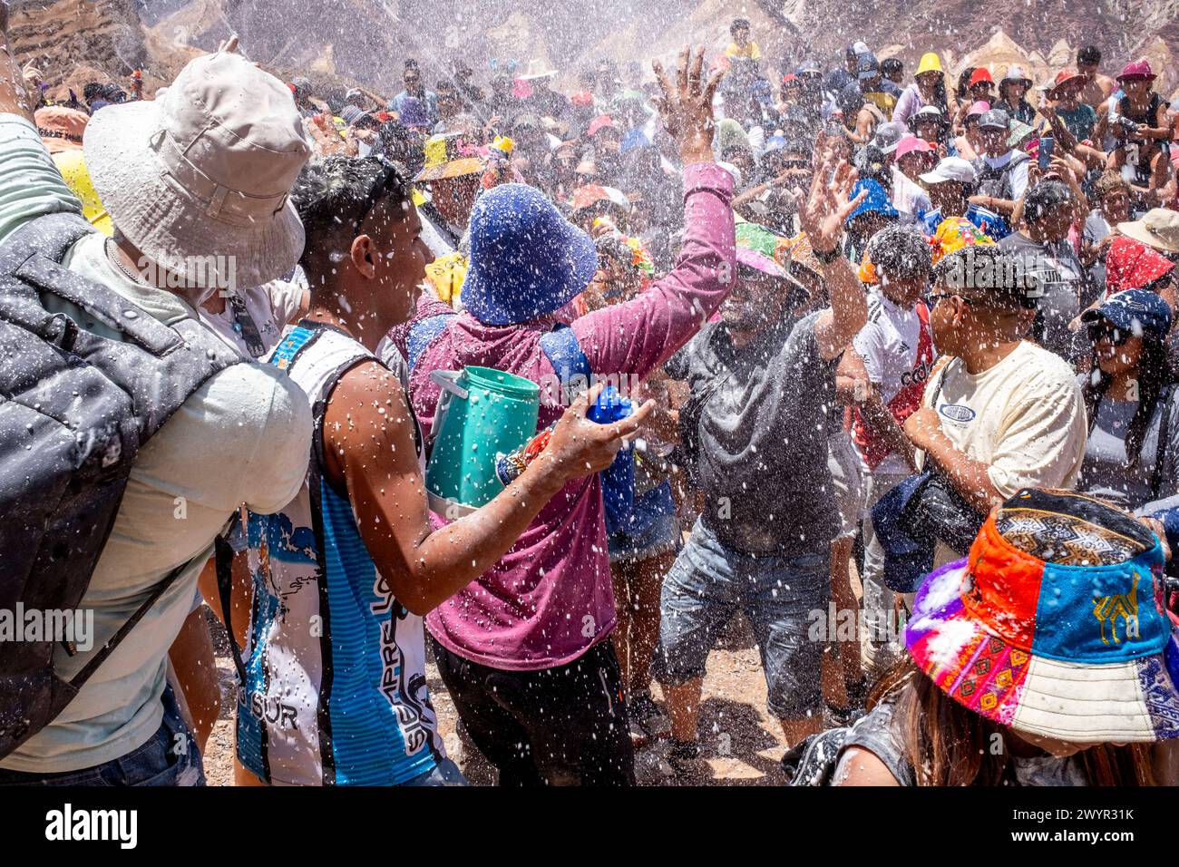 Junge Menschen, Die Den Jährlichen Karneval In Maimara, Provinz Jujuy, Argentinien Genießen Stockfoto