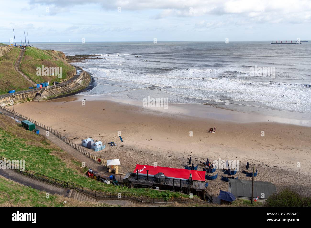 King Edward's Bay - eine kleine Strandbucht in der Nähe des Dorfes Tynemouth, North Tyneside, Großbritannien Stockfoto