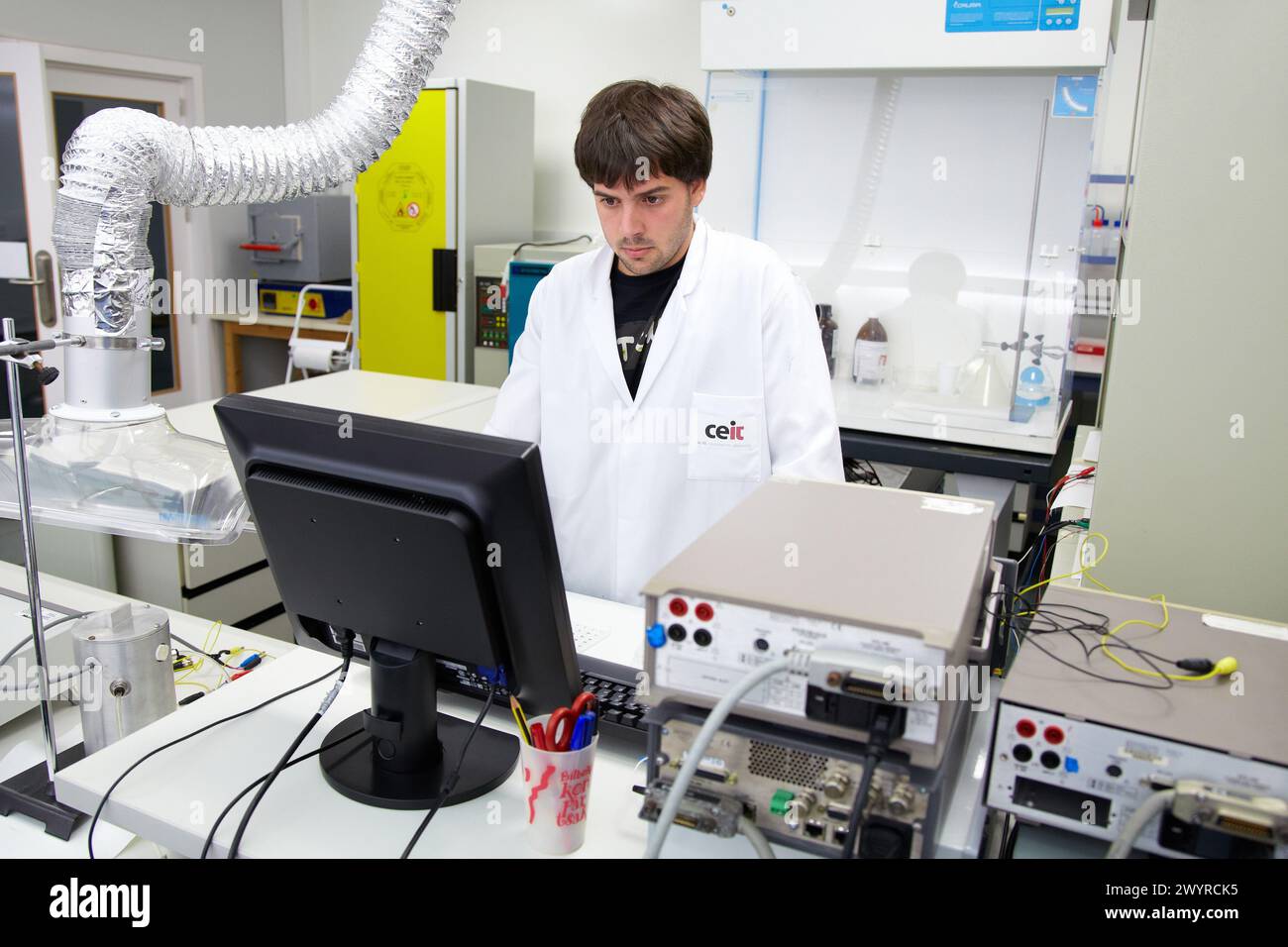 Abteilung Elektronisches Labor, Mikroelektronik und Mikrosysteme, CEIT (Zentrum für Studien und technische Forschung), Universität Navarra, Donostia, Gipuzkoa, Baskenland, Spanien. Stockfoto