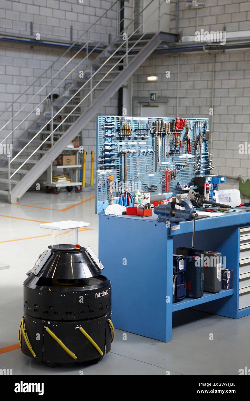 Mobile Mehrzweckplattform Mugiro, entwickelt von Fatronik-Tecnalia, Forschungs- und Technologiezentrum, Donostia, Baskenland, Spanien. Stockfoto