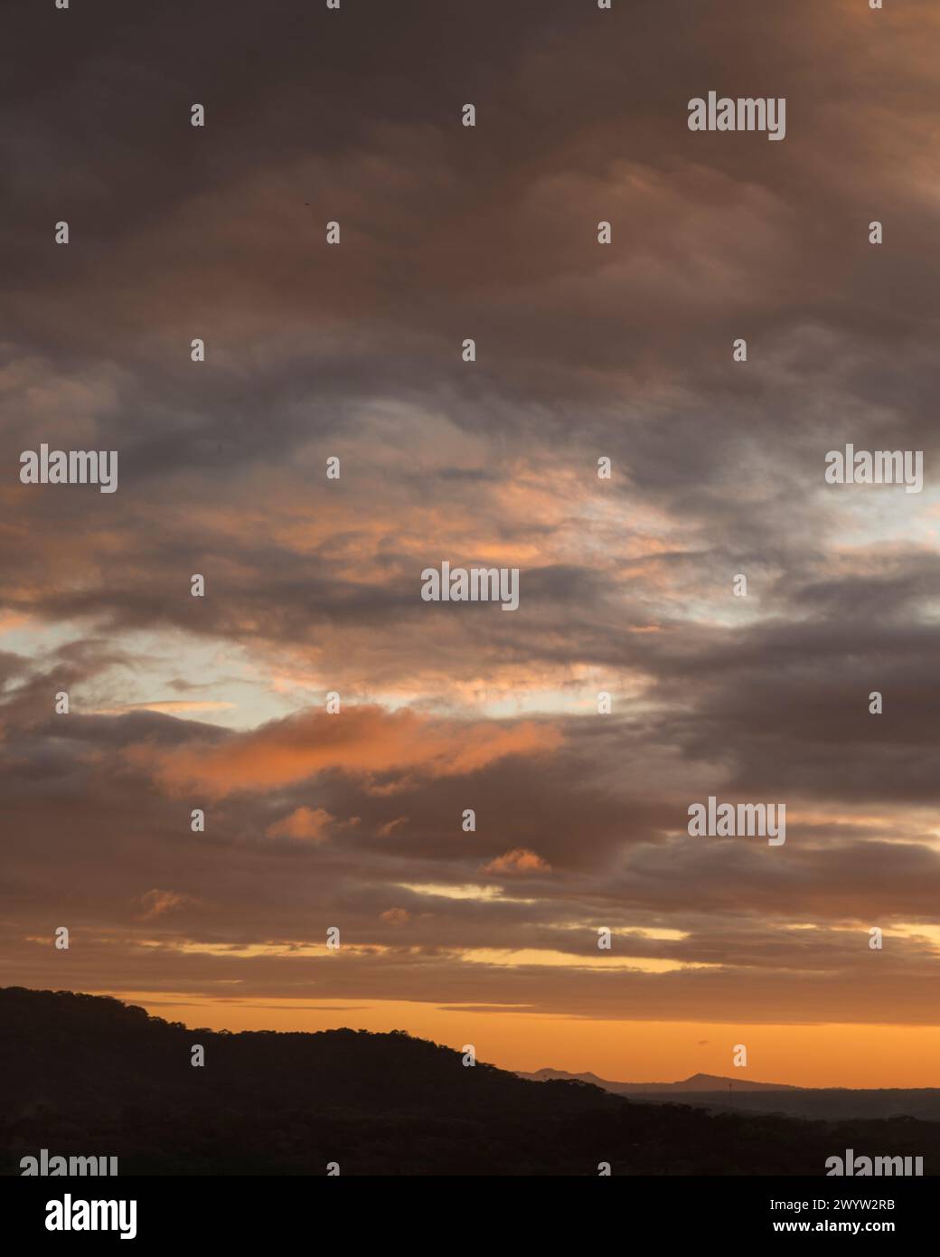 Blick auf die Landschaft in der Nähe von Granada bei Sonnenuntergang, Maseta Central, Nicaragua Stockfoto