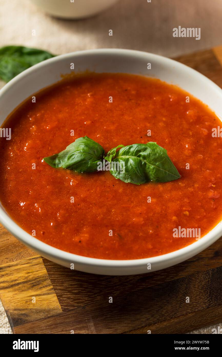 Hausgemachte italienische Tomaten-Pasta-Sauce in einer Schüssel Stockfoto