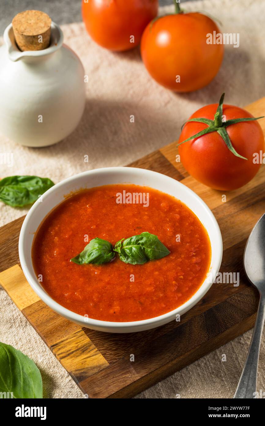 Hausgemachte italienische Tomaten-Pasta-Sauce in einer Schüssel Stockfoto