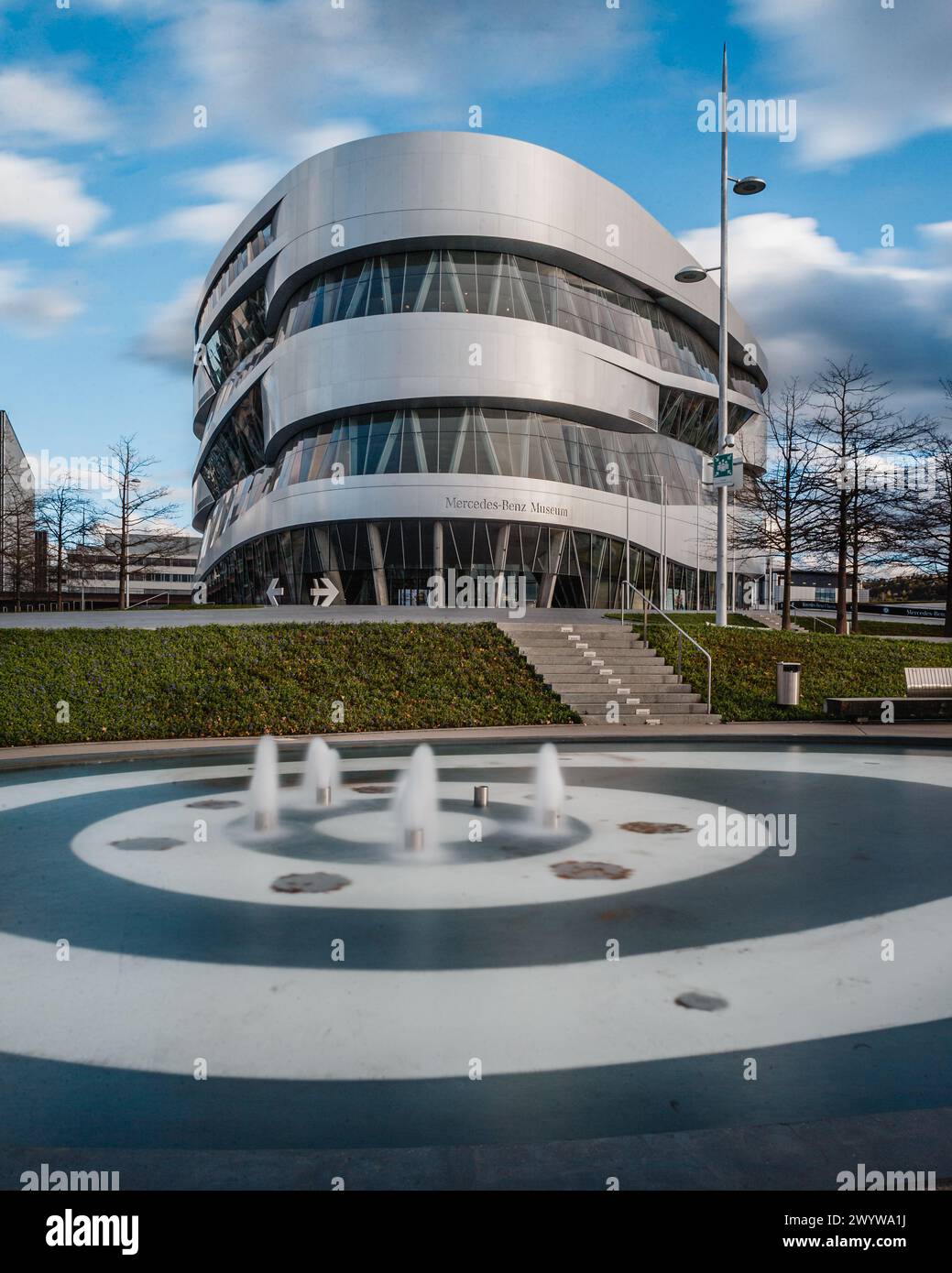 Mercedes Benz Museumsgebäude in Stuttgart. Stockfoto