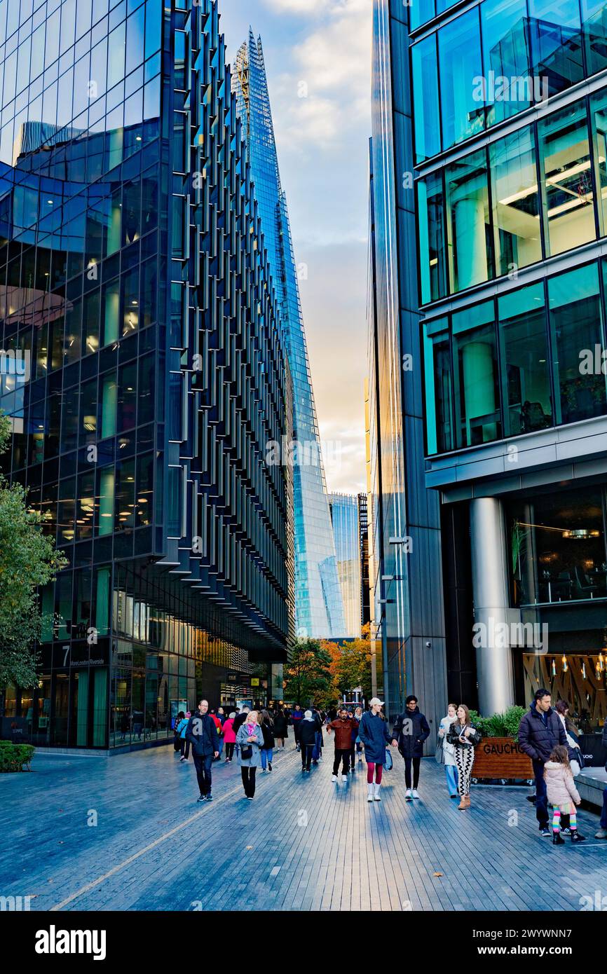 City of London – enthält das antike Zentrum und bildet zusammen mit Canary Wharf das wichtigste zentrale Geschäftsviertel von London. Stockfoto