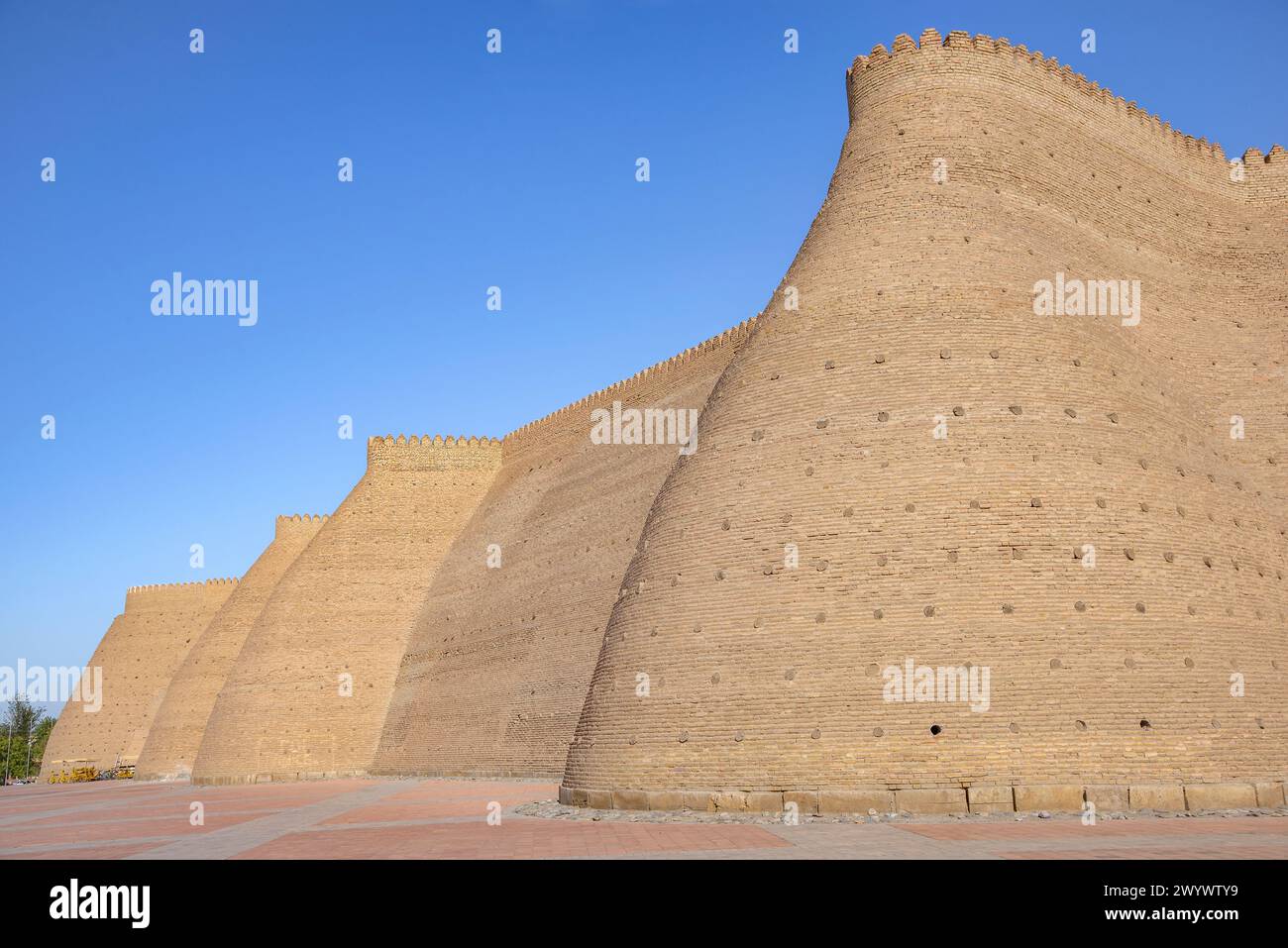Die eleganten Türme der alten Arche Festung. Buchara, Usbekistan Stockfoto