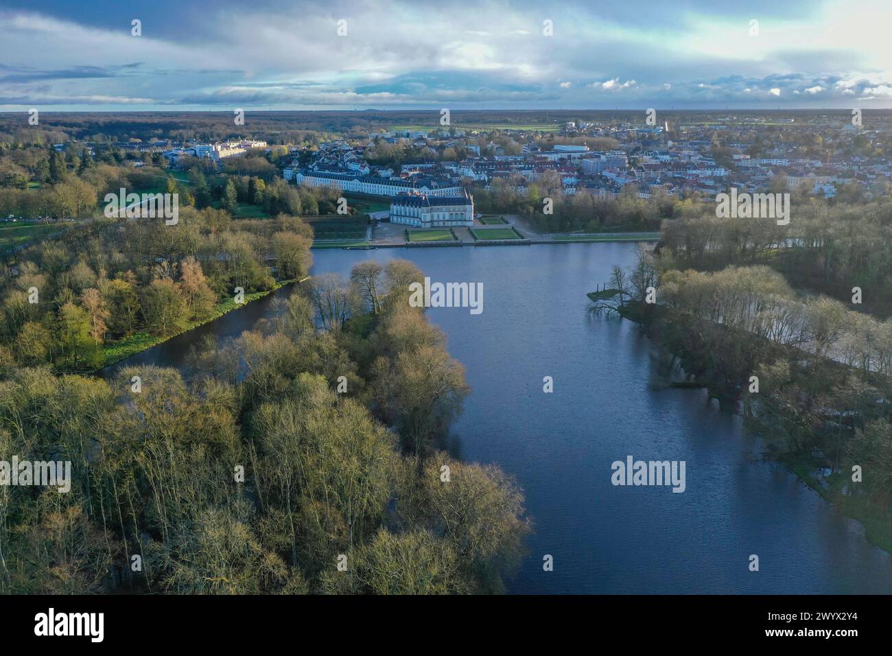 Luftbild Schlosspark und Schloss Chateau de Rambouillet, Departement Yvelines, Region Ile-de-France, Frankreich *** aus der Vogelperspektive Park und Schloss von Chateau de Rambouillet, Département Yvelines, Region Ile de France, Frankreich Stockfoto