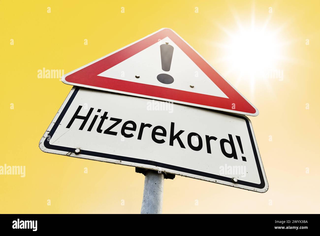 FOTOMONTAGE, Gefahrenschild Hitzerekord *** FOTOMONTAGE, HEAT Record Danger Schild Stockfoto