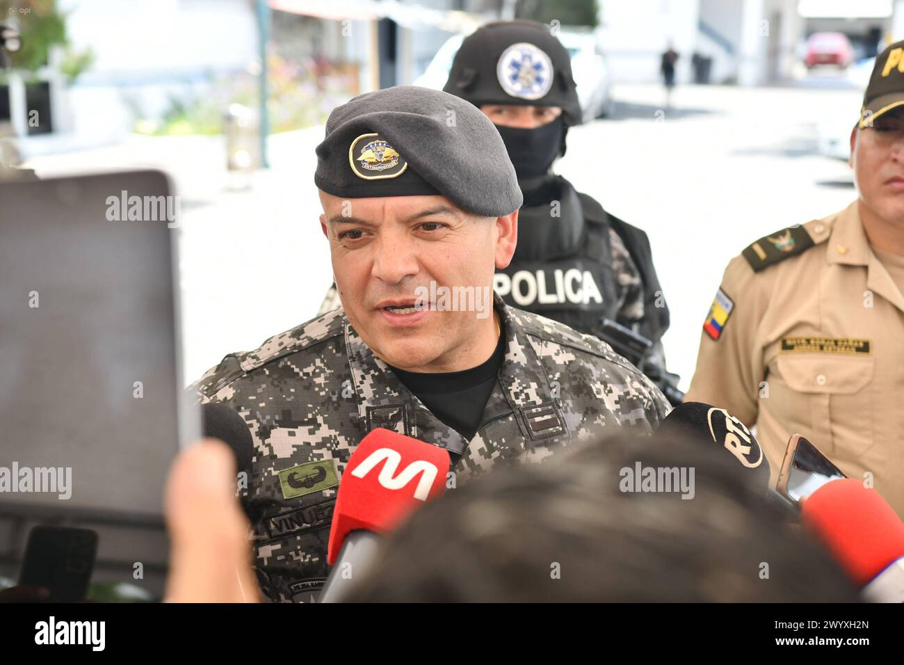 MANTA-DROGA SAN LORENZO Manta, 08 de abril de 2024. Presentacion de la incautacion de 2 toneladas de droga llevada a cabo en la parroquia San Lorenzo de Manta. Declaraciones del Coronel JosÃ Vinueza. API/Ariel OCHOA Manta Manabi Ecuador CLJ-MANTA-DROGASANLORENZO-cbdb3a2d82f6531353fa9a2567d1bad *** MANTA DROGA SAN LORENZO Manta, April 08, 2024 Präsentation der Beschlagnahme von 2 Tonnen Drogen in der Pfarrei San Lorenzo de Manta Erklärungen von Oberst JosÃ Vinueza API Ariel OCHOA Manta Manta Manabi Ecuador CLJ MANTA DROGASANLORENZO cbdb3a2d82f6531353fa9a2567d1bad Copyright: xArielx Stockfoto