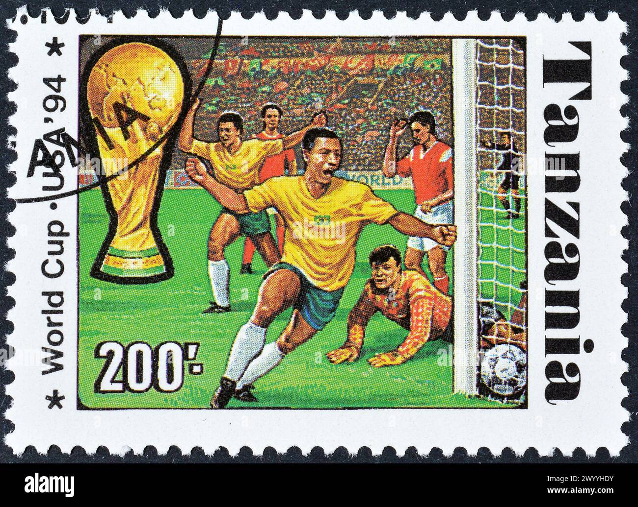 Von Tansania gedruckte gestempelte Briefmarke, die die FIFA Fussball-Weltmeisterschaft 1994 - USA, ca. 1994 zeigt. Stockfoto