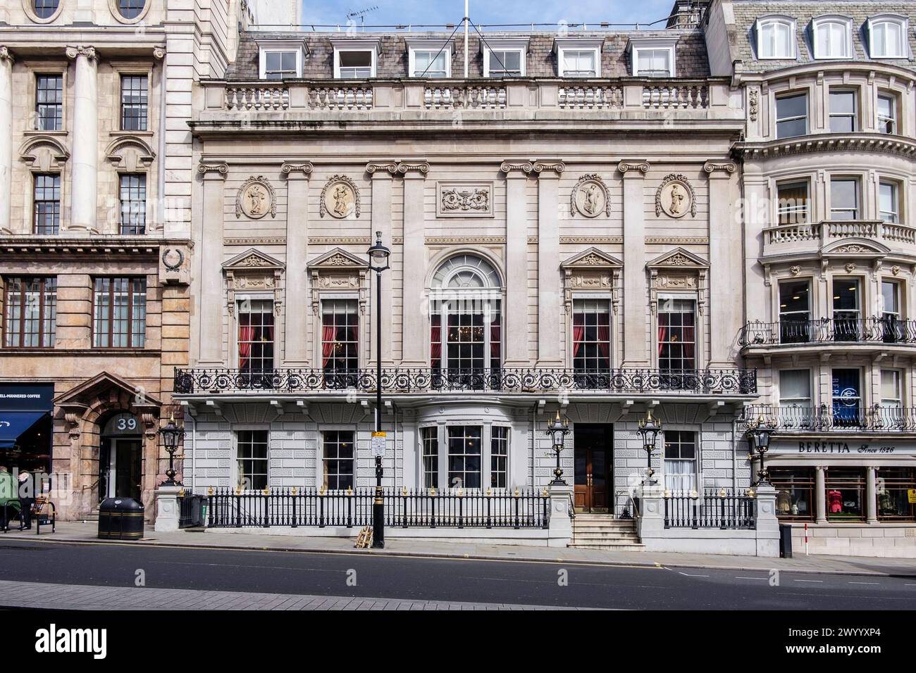 White's privater Mitgliederclub, St. James's Street, London SW1 Stockfoto