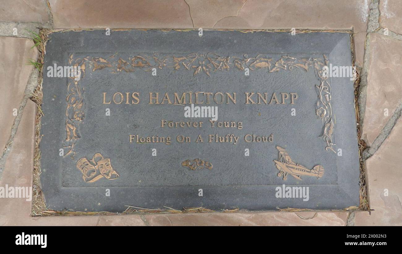 North Hollywood, Kalifornien, USA 5. April 2024 Schauspielerin Lois Hamilton Grave im Portal of Fold Wings im Pierce Brothers Valhalla Memorial Park am 5. April 2024 in North Hollywood, Kalifornien, USA. Foto: Barry King/Alamy Stock Photo Stockfoto