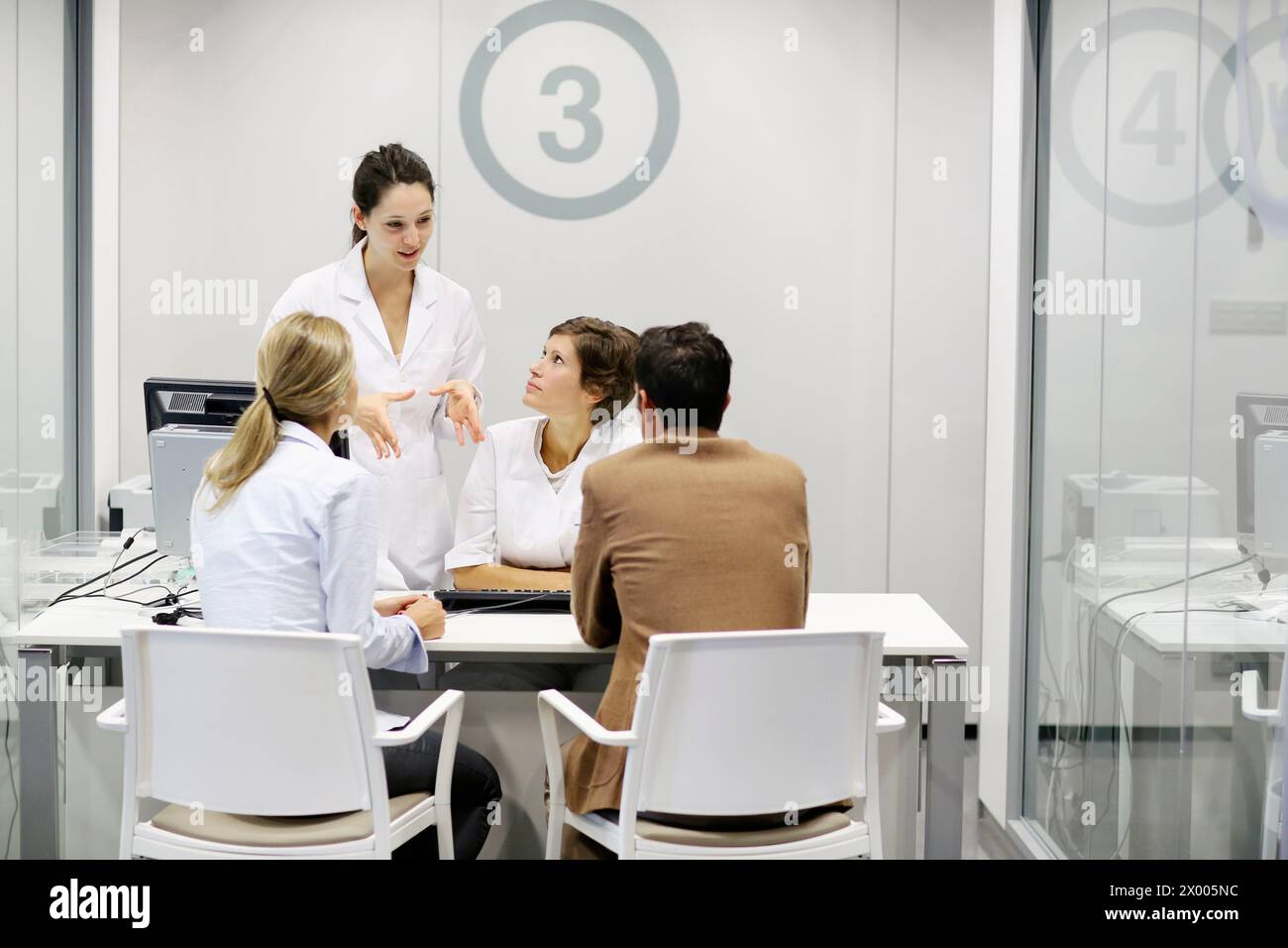 Empfang von Patienten, Onkologikoa Krankenhaus, Onkologisches Institut, Fallzentrum für Prävention, Diagnose und Behandlung von Krebs, Donostia, San Sebastian, Gipuzkoa, Baskenland, Spanien. Stockfoto