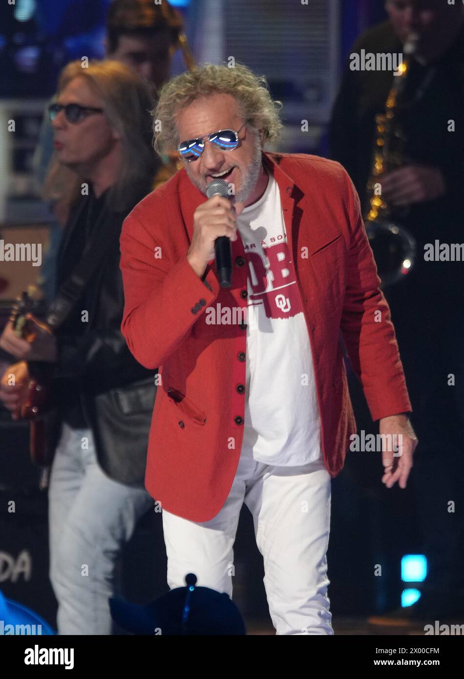 Sammy Hagar tritt auf der Bühne während der CMT Music Awards 2024 im Moody Center am 7. April 2024 in Austin, Texas, auf. Foto: Amy E. Price/imageSPACE/MediaPunch Stockfoto
