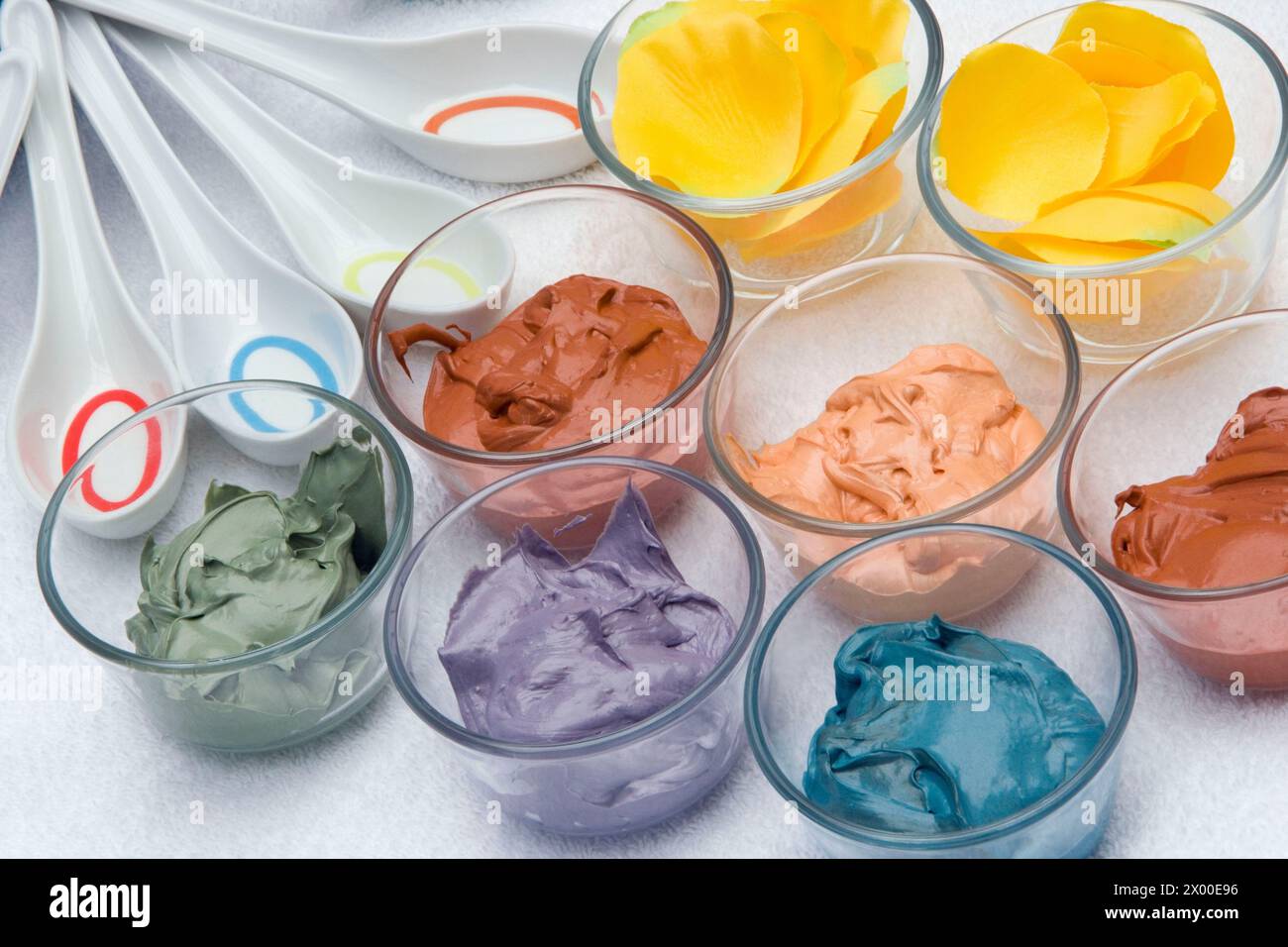 Körperschlamm, La Phyto individuelle Behandlung. 100% natürliche Wirkstoffe: Algen, Tonerde, Oligoelemente, ätherische Öle, Pflanzenextrakte, Getreide usw. Cestona Spa, Relais Termal Group, Gipuzkoa, Baskenland. Stockfoto