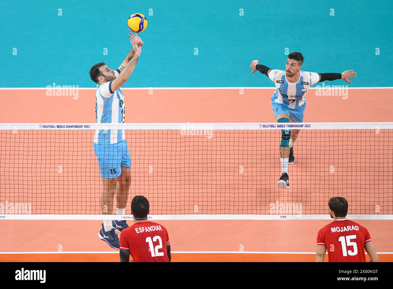 Luciano De Cecco, Facundo Conte (Argentinien). Amirhossein Esfandiar, Aliasghar Mojarad (Iran). Volleyball-Weltmeisterschaft 2022. Stockfoto