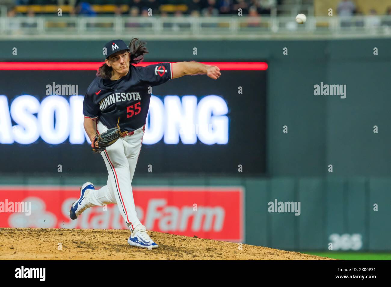 Minneapolis, Minnesota, USA. April 2024. Minnesota Twins Pitcher KODY FUNDERBURK (55) während eines MLB-Spiels zwischen den Minnesota Twins und den Los Angeles Dodgers am 8. April 2024 im Target Field in Minneapolis. Die Dodgers gewannen mit 4:2. (Kreditbild: © Steven Garcia/ZUMA Press Wire) NUR REDAKTIONELLE VERWENDUNG! Nicht für kommerzielle ZWECKE! Stockfoto