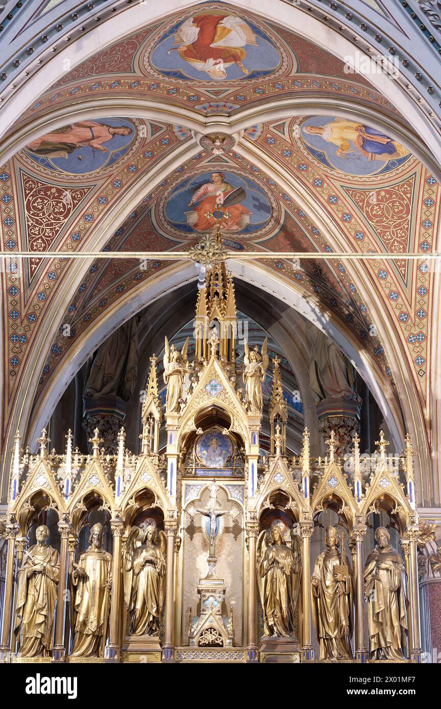 Wien, Österreich. Innenansicht der Votivkirche in Wien. Chor der Votivkirche Stockfoto