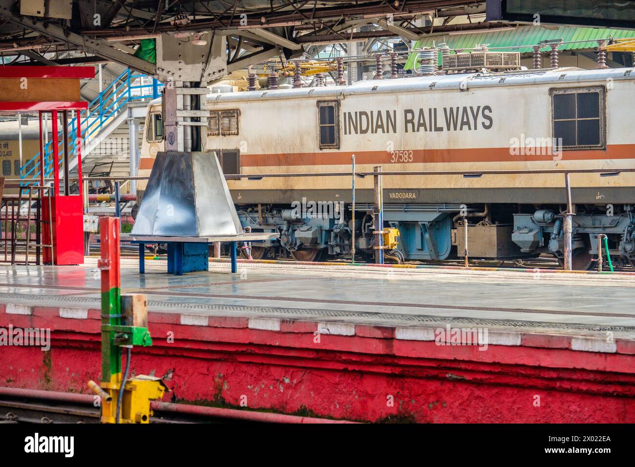 Die Indian Railways trainieren im Bahnhof Guwahati, Assam, Indien Stockfoto
