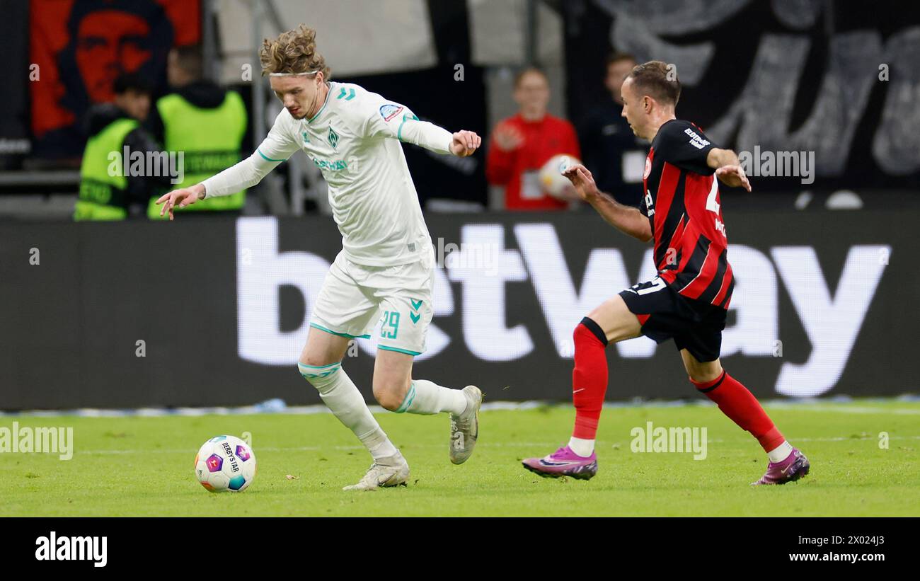 f.l. Nick Woltemade (SV Werder Bremen, 29) und Mario Goetze (Eintracht Frankfurt, 27). 05.04.2024, Fussball, Bundesliga, Eintracht Frankfurt - SV We Stockfoto