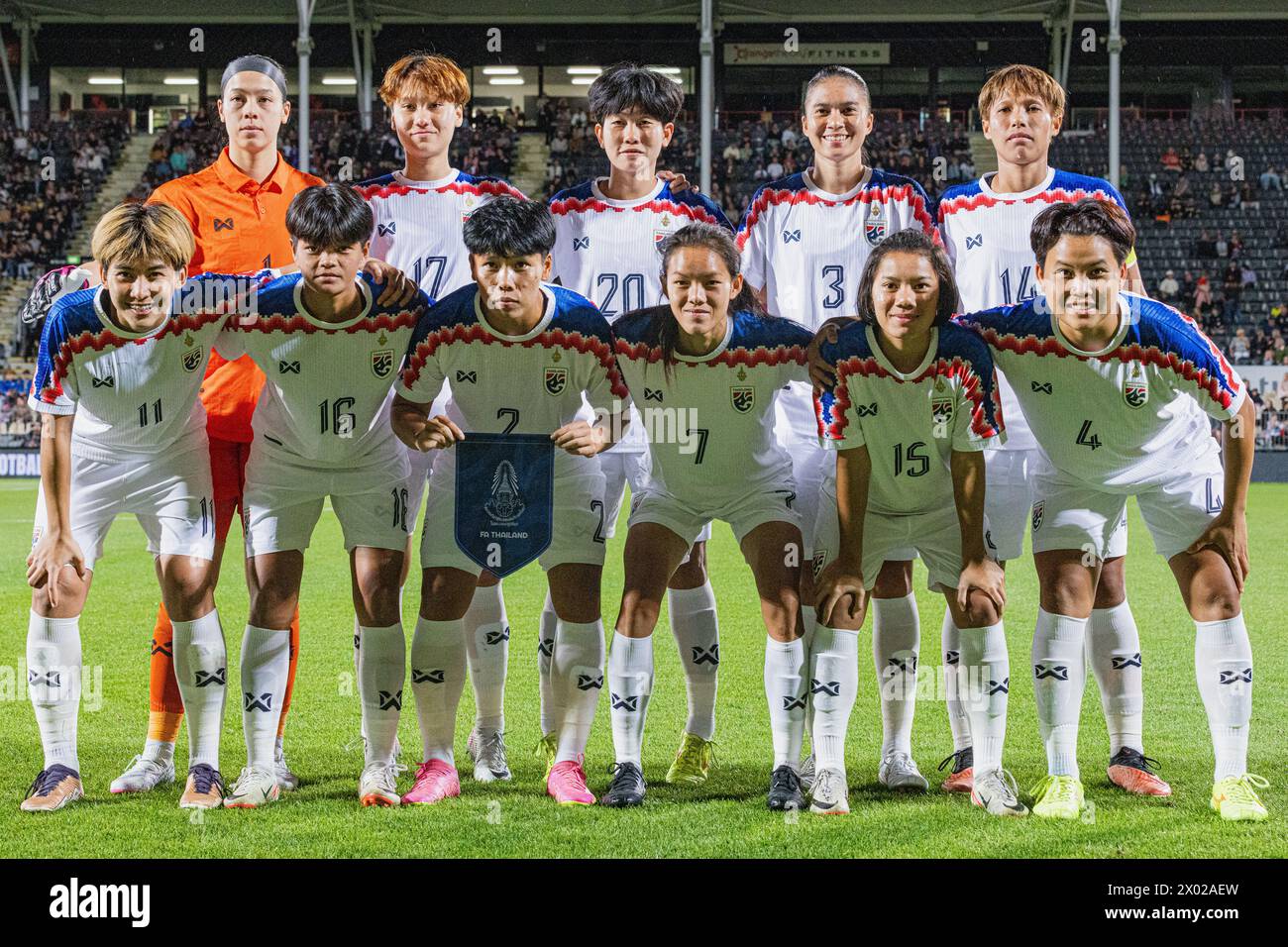 Christchurch, Neuseeland, 9. April 2024: Die thailändische Frauenfußballmannschaft stellt sich für ein Startfoto vor der Freundschaft zwischen Neuseeland und Thailand im Apollo Projects Stadium in Christchurch, Neuseeland. Quelle: James Foy / Alamy Live News Stockfoto