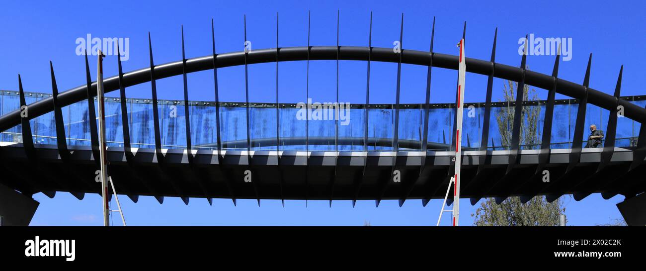 Die Brayford Wharf Level Crossing Footbridge, Lincoln City, Lincolnshire, England, Großbritannien Stockfoto